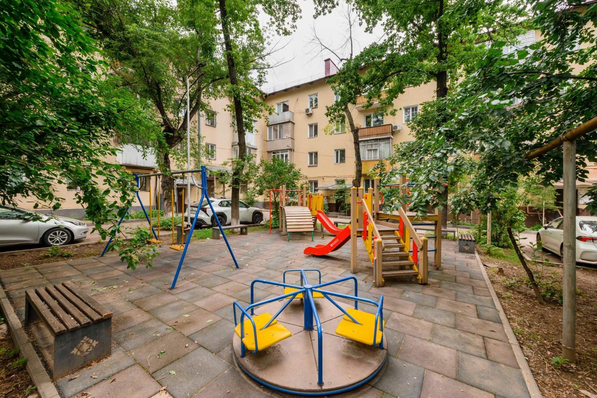 408 Lighthouse - Traveler's Choice Apartment Almaty