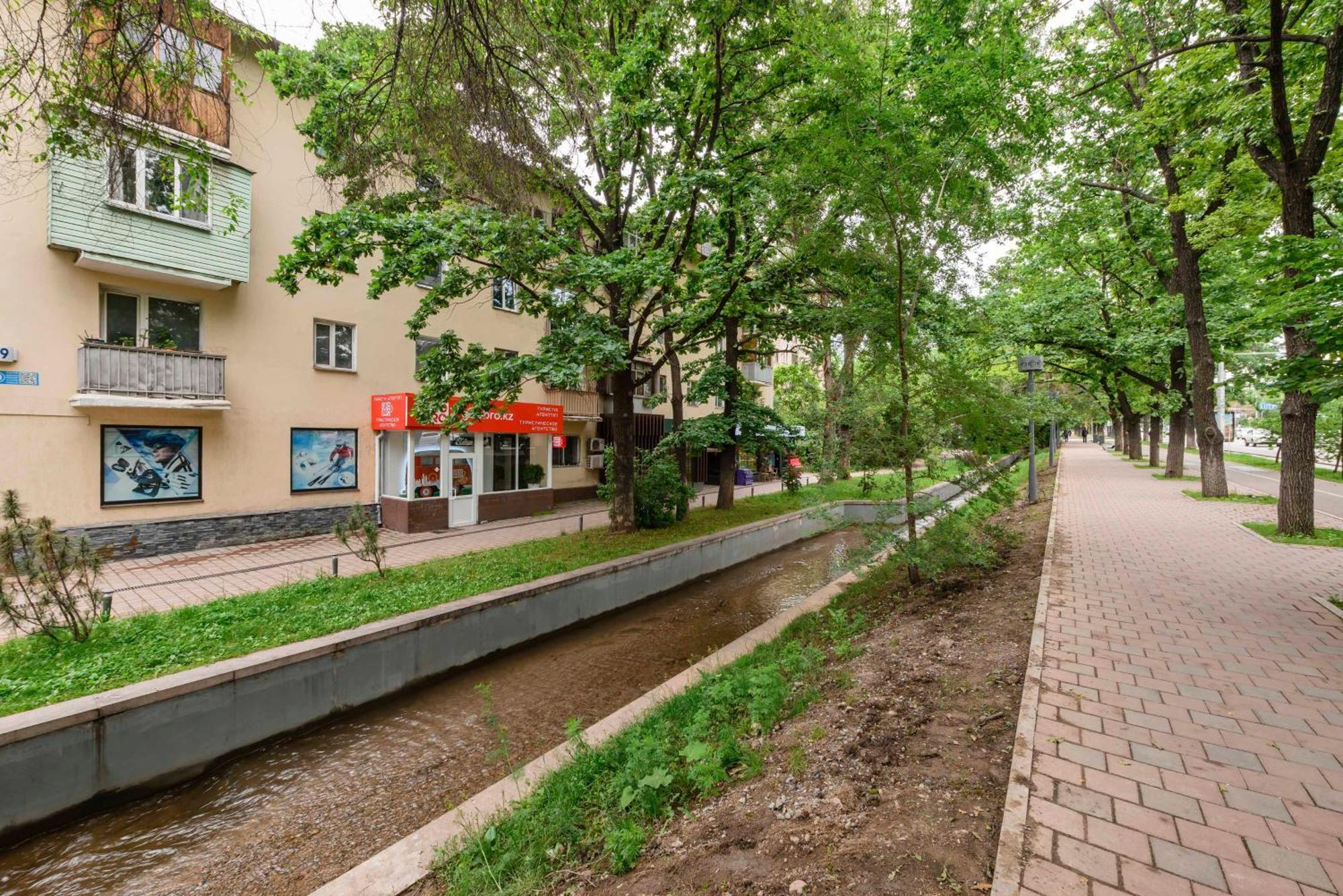 408 Lighthouse - Traveler's Choice * Almaty